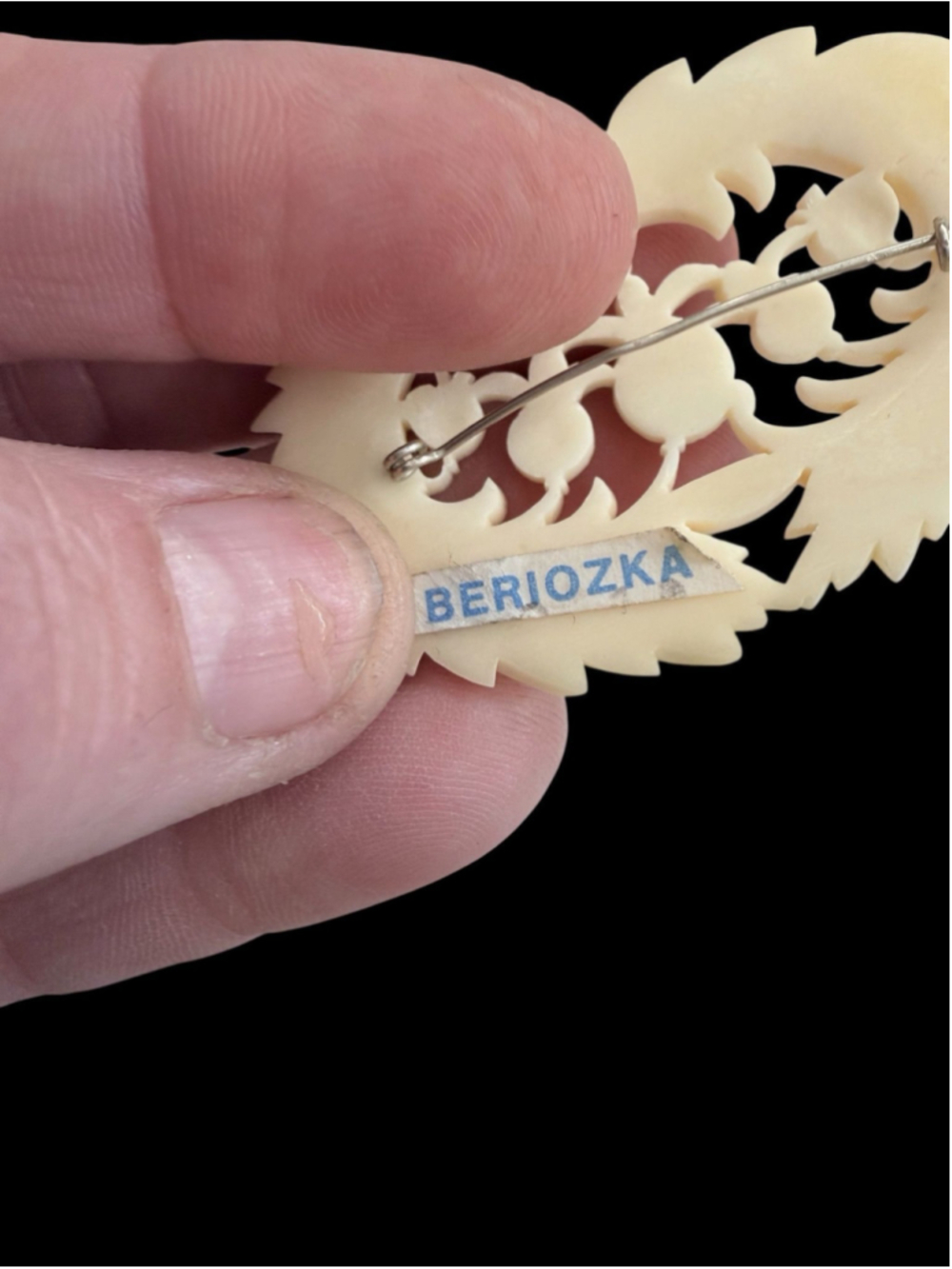 Vintage USSR Beriozka Hand Carved Bone Openwork Floral Brooch Pin - Picture 4 of 6